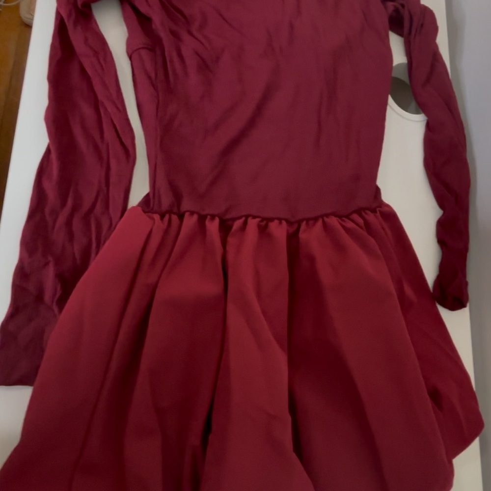 Elegant Burgundy Long Sleeve Dress